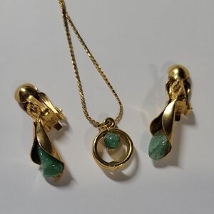 Gold-Tone Green Stone Pendant Necklace and Clip-On Earrings Set